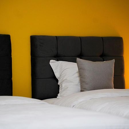 Ten Guest House พริสตีนา ภายนอก รูปภาพ