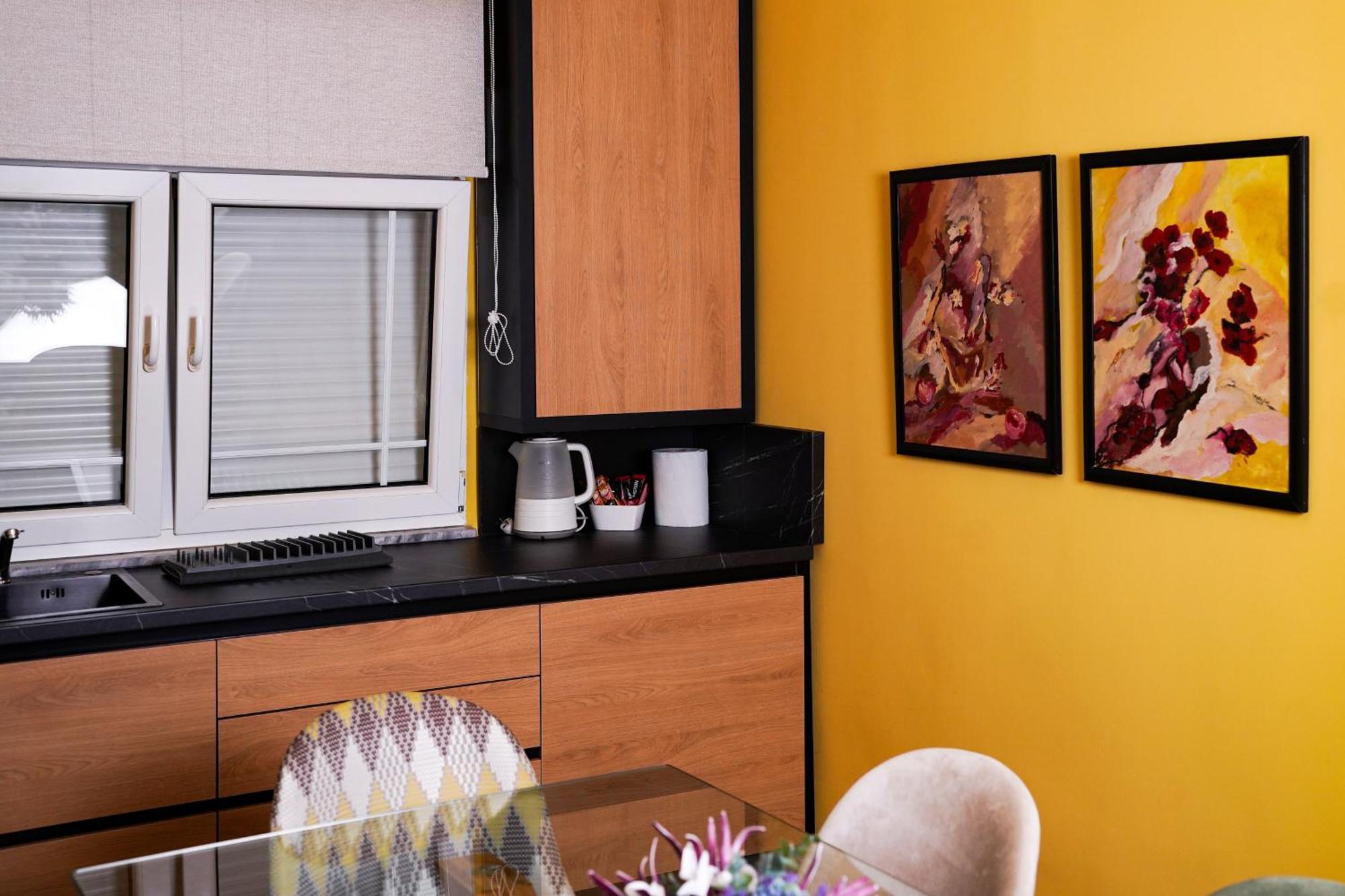 Ten Guest House พริสตีนา ภายนอก รูปภาพ